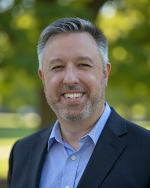 Headshot of Chris Rennison