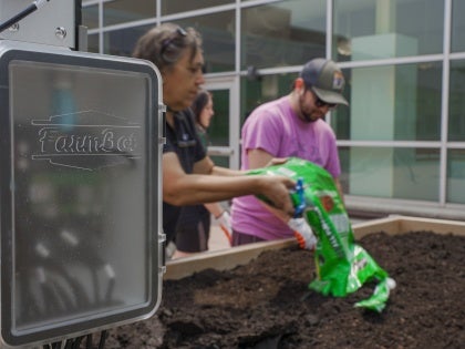 FarmBot at CSU Rec Center Rooftop