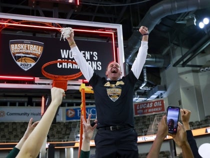 Women’s Basketball Head Coach Chris Kielsmeier Agrees to Contract Extension Through 2027-28 Season